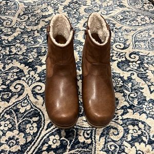 Universal Thread Boots